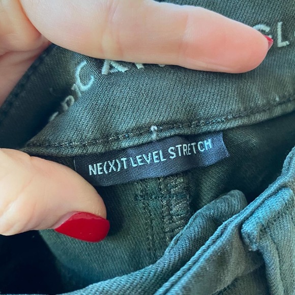 AMERICAN EAGLE OUTFITTERS Women's Green Camo Distressed Skinny Ankle Jeans sz 6R - Picture 6 of 9